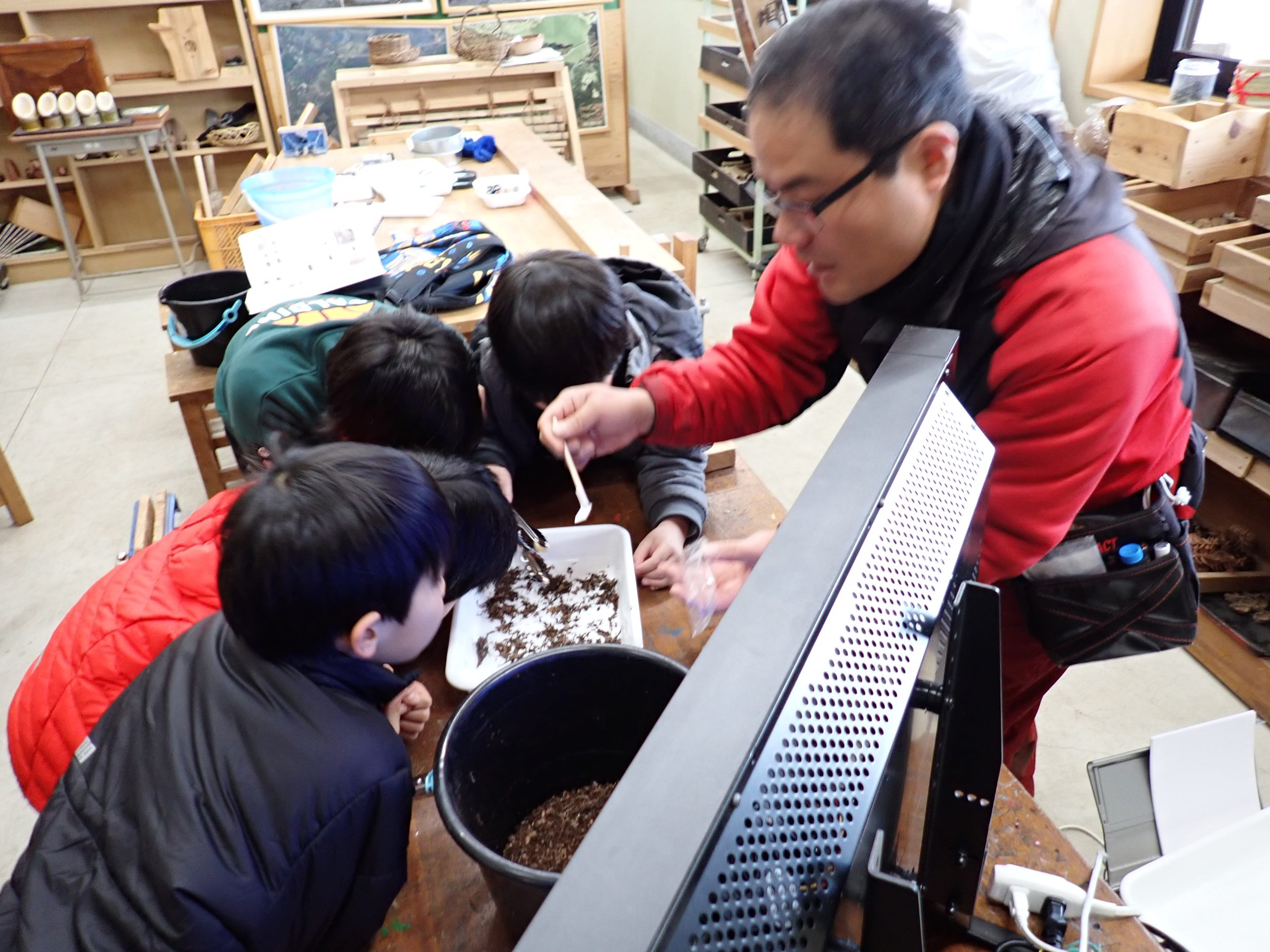 むかっち博士と落ち葉の下のいきもの探し イメージ画像2