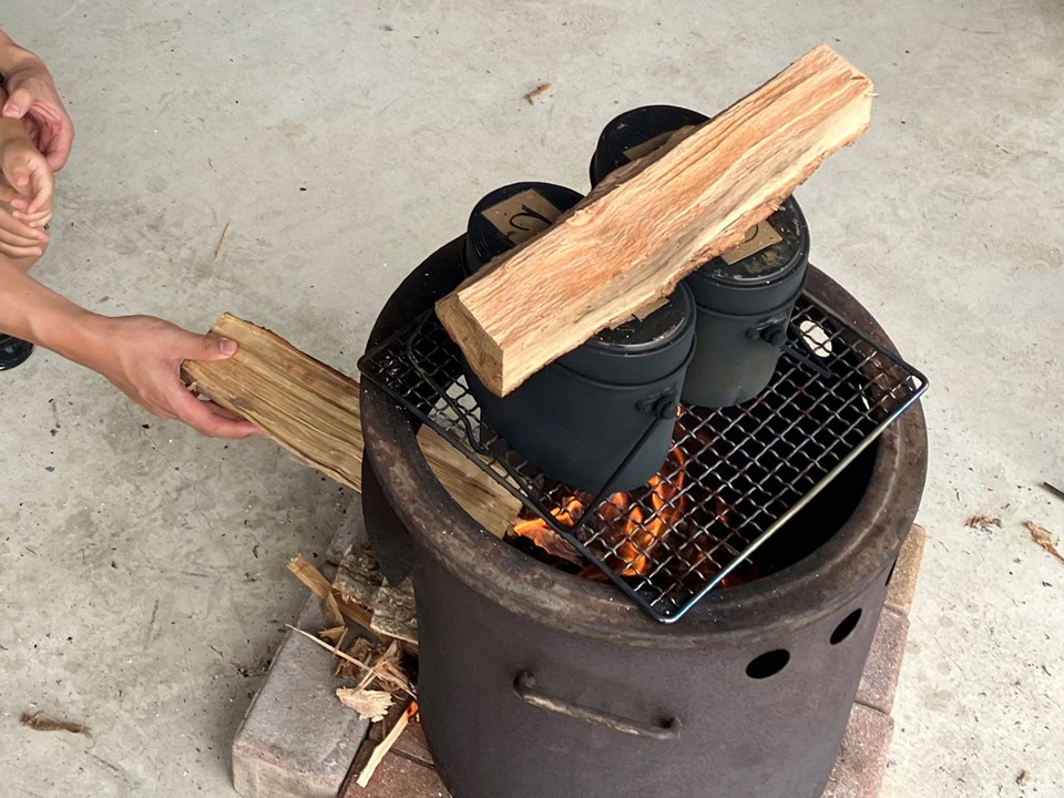 森の楽校　竹炭・お花炭作りと飯盒炊飯(鶏肉とキノコの炊き込みご飯)つくり体験 イメージ画像2
