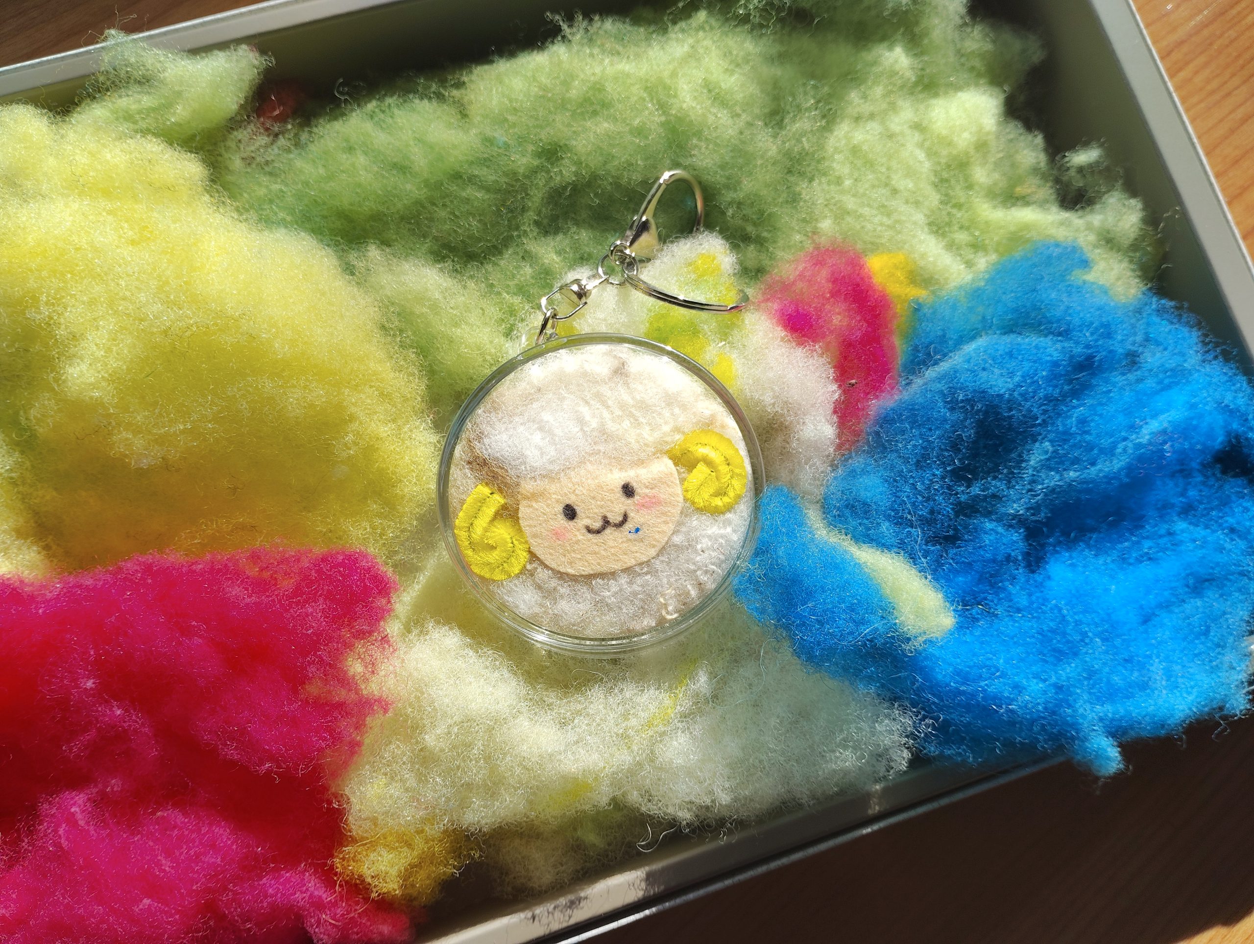 羊毛のクリアキーホルダー イメージ画像1