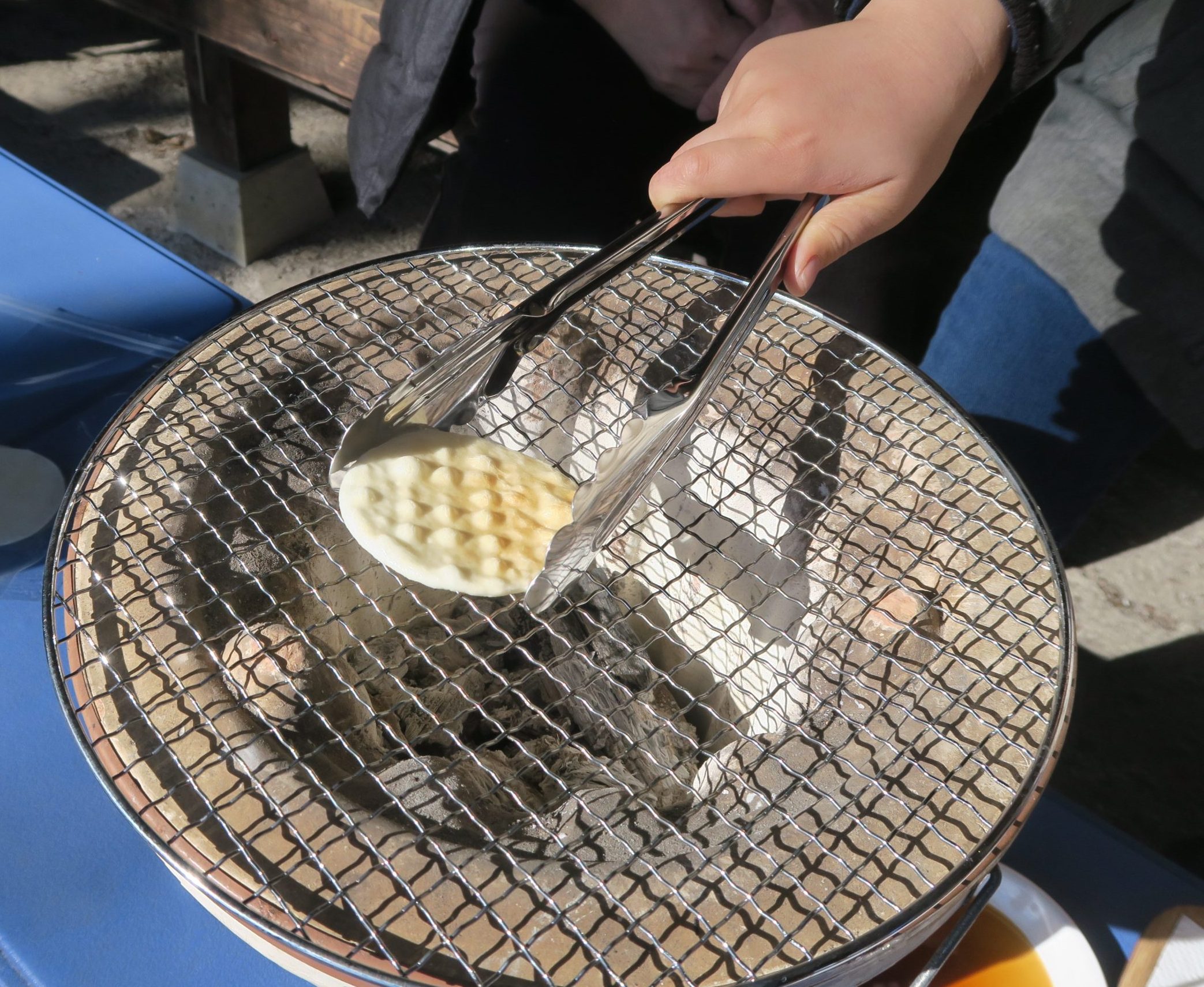 七輪で煎餅焼き体験 イメージ画像1